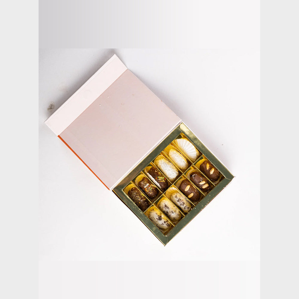 Luxury Box of 12 chocolate dates in four flavours